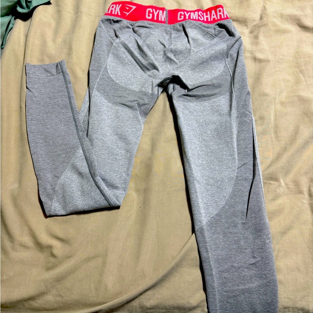 Gymshark full lengthh leggings. Size small. Slight wear and tear